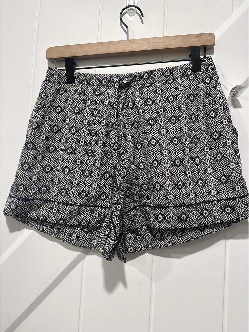 Haute Hippie Black and White Printed Short Sleeve Shirt and Shorts Set, Size S - Picture 3 of 6